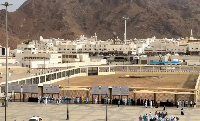 Madina_Landmarks_Mount_Uhud_b39da58b15.JPG_11zon_11zon